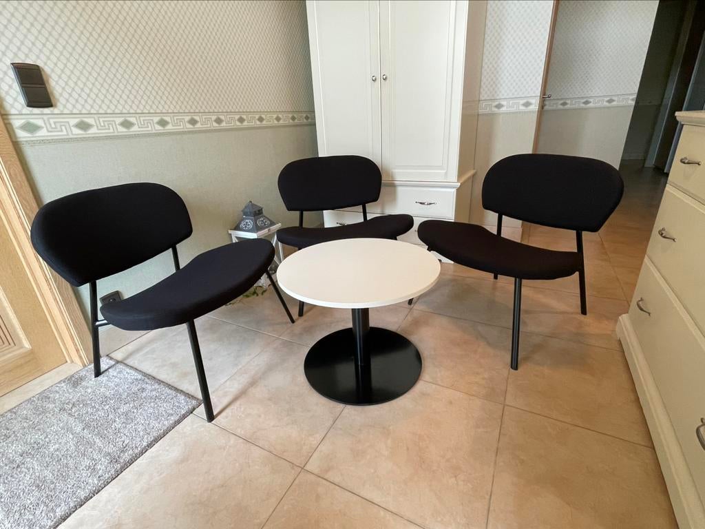 4 delige Design set, 3 loungestoelen Lanza + tafel Quote, Ophalen, Zo goed als nieuw, Stof, Design