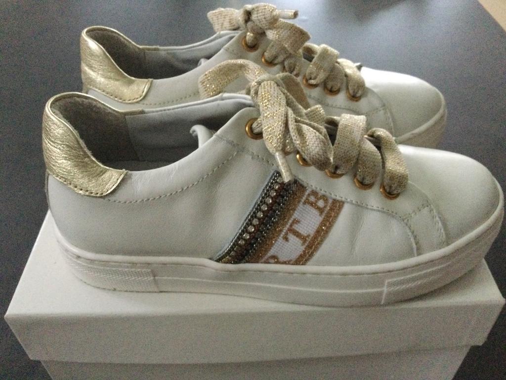 RTB sneakers  NIEUW maat 30, Kinderen en Baby's, Kinderkleding | Schoenen en Sokken, Ophalen, Zo goed als nieuw, Meisje