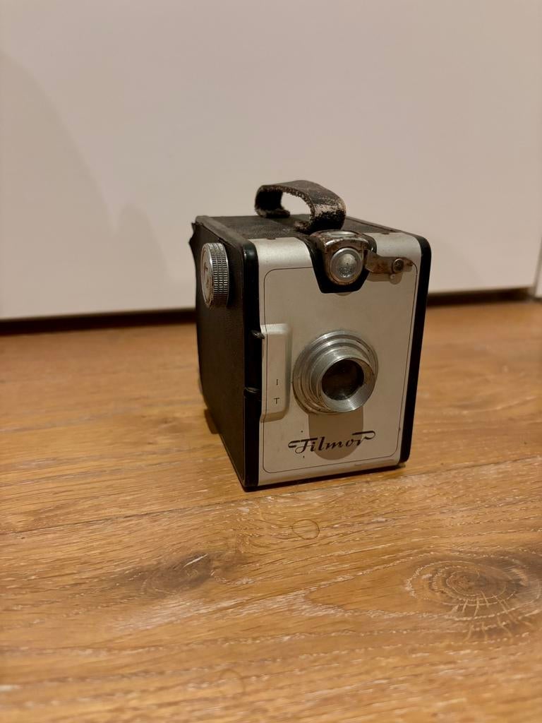 Oude camera Filmor, Ophalen