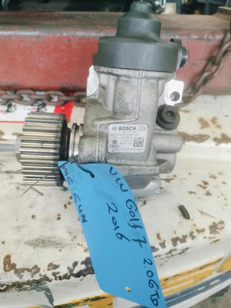 Brandstof pomp Vw Golf 7 2.0 GTD 04L130755D, Ophalen of Verzenden