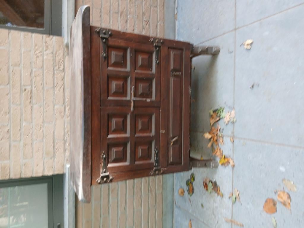 Eiken kast