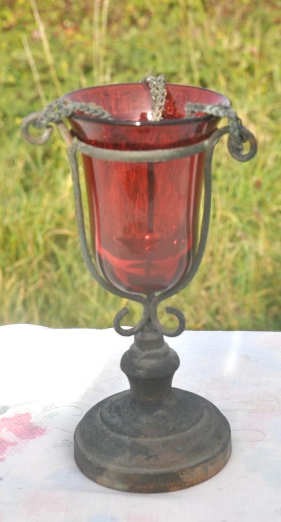 bougeoir d'autel d'église avec pied  chaine et verre rouge, Antiquités & Art, Antiquités | Objets religieux, Enlèvement ou Envoi