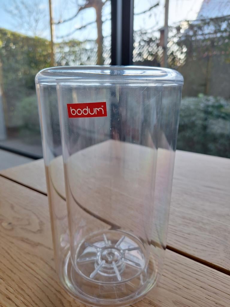 Wijnkoeler Bodum, Enlèvement