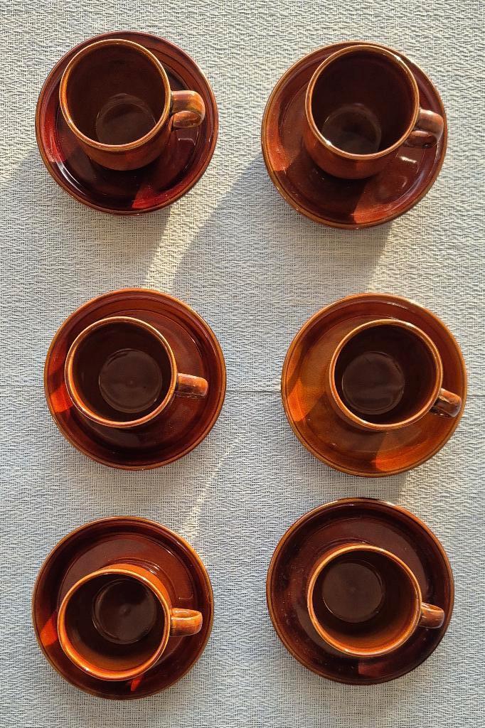 Set de 6 tasses à moka brunes avec soucoupes (Fina), Poterie, Utilisé, Autres styles, Tasse(s) et/ou soucoupe(s)