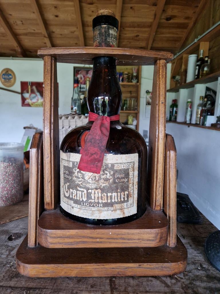 Grand marnier in origineel houten draagmand, Ophalen