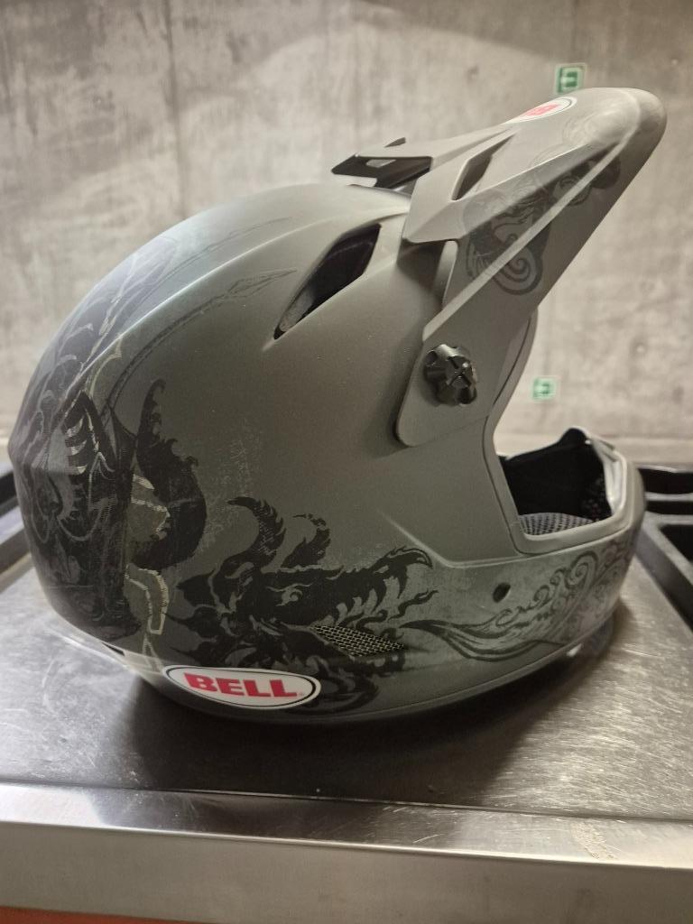 Helmen NIEUW maat L.. zeer lichte BMX-MTB helmen TOPstaat !!, Fietsen en Brommers, Fietsaccessoires | Fietshelmen, Ophalen, Nieuw