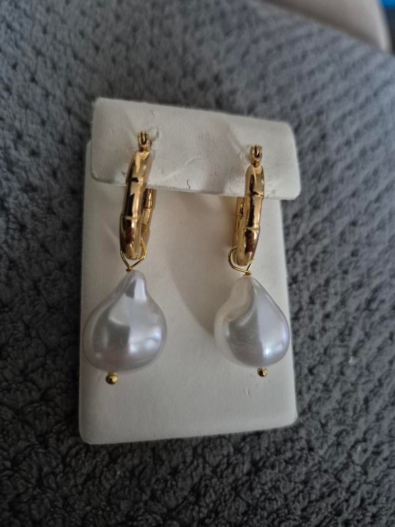 Nieuwe oorbellen in stainless steel, Ophalen of Verzenden, Nieuw, Goud, Hangers