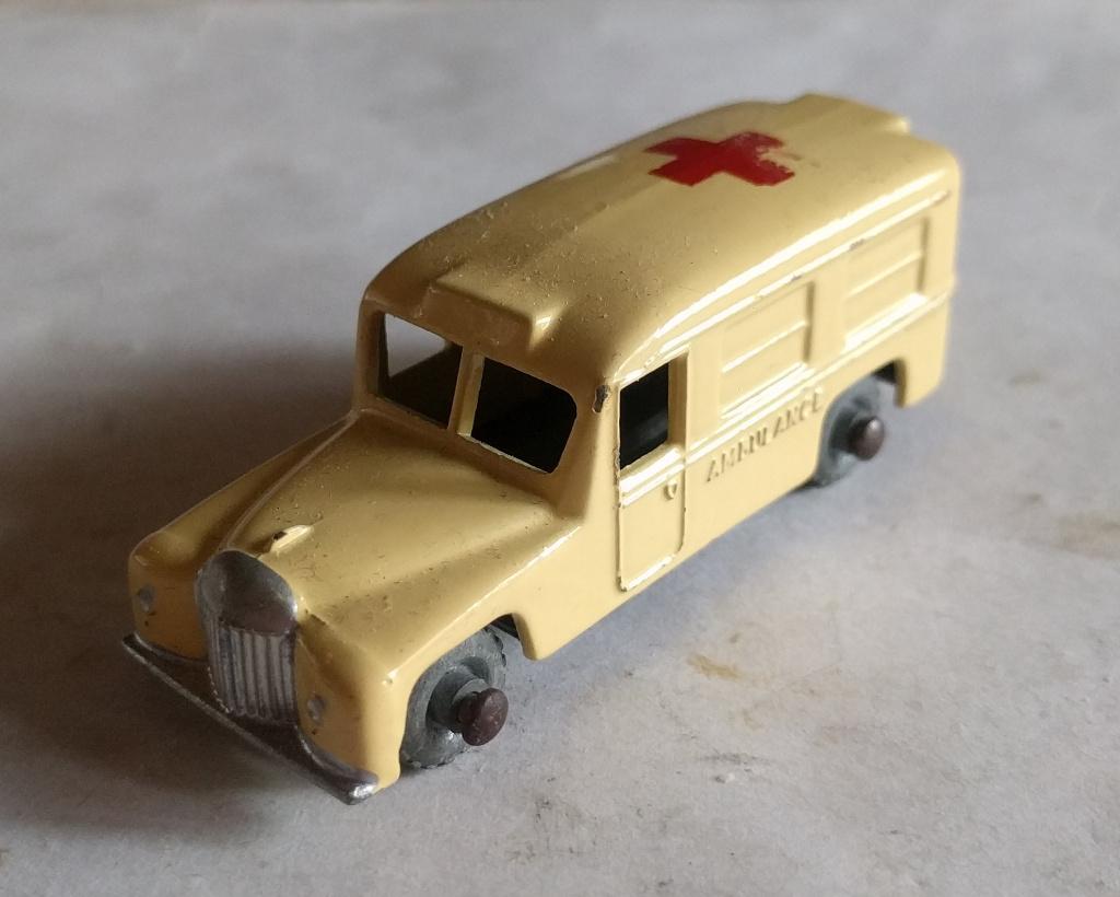 Matchbox Daimler Ambulance, Ophalen of Verzenden, Zo goed als nieuw, Auto