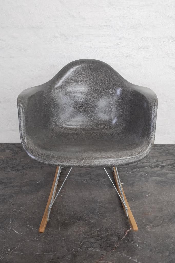 Fibreglass Eames rocking chair Herman Miller, 1968, Ophalen