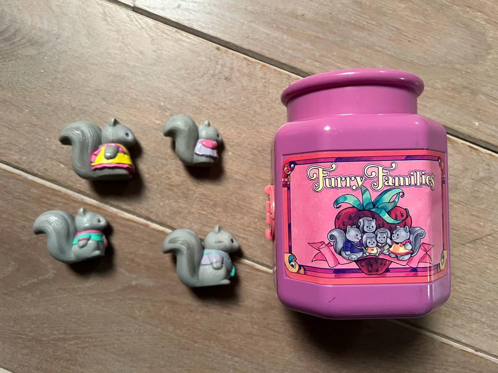 Speelset eekhoorntjes van Furry Families van Takara, Enlèvement ou Envoi, Utilisé