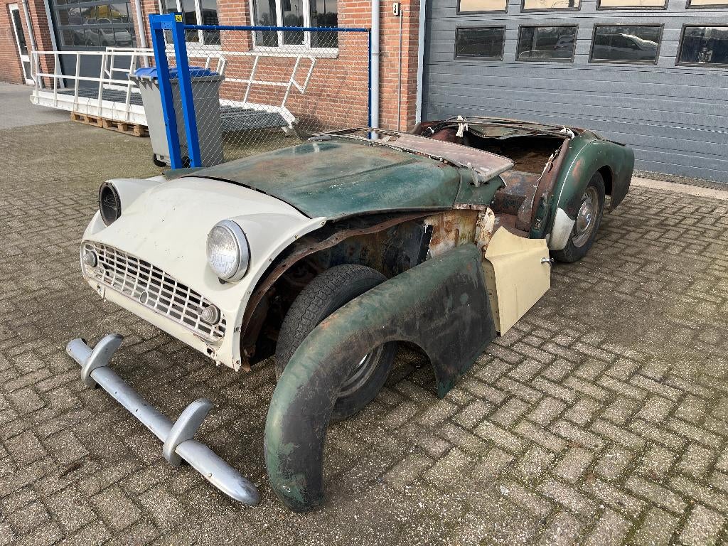 Triumph TR3A restauratieobject 1959, Auto's, Oldtimers, Achterwielaandrijving, Zwart, Cabriolet, Triumph