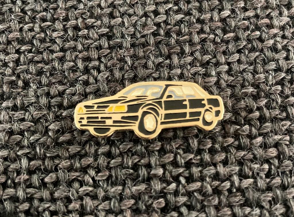 PIN - CAR - AUTO - VOITURE, Envoi, Utilisé, Transport, Insigne ou Pin's
