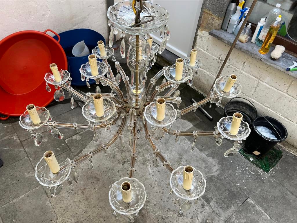 Grand Lustre Cristal, Utilisé