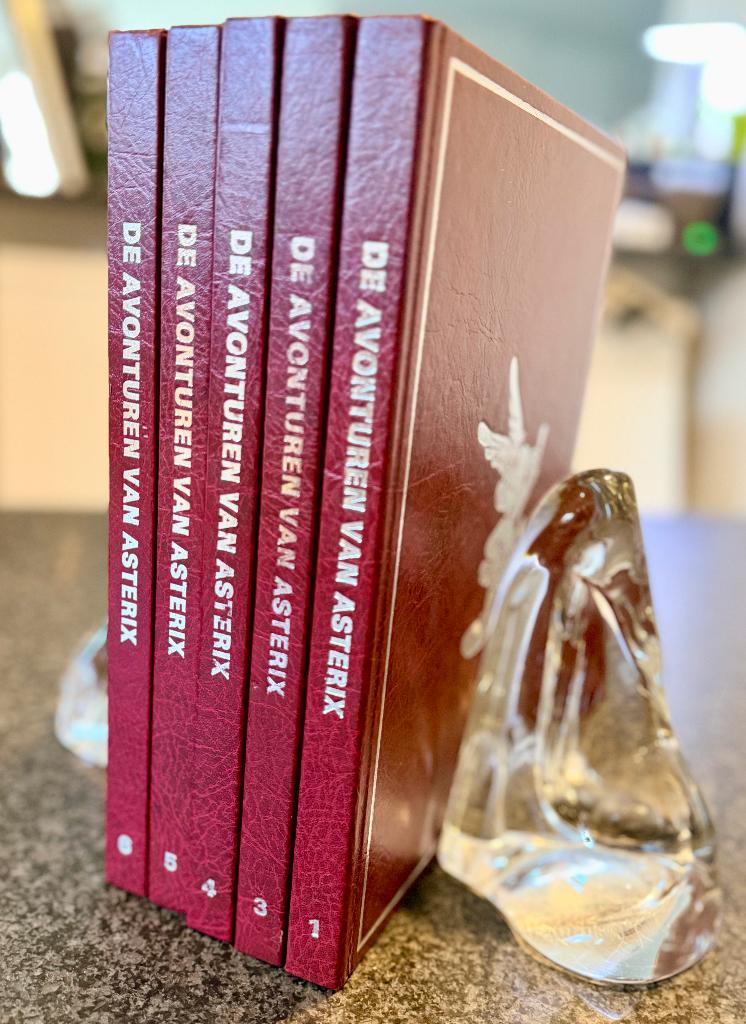 Asterix - 5 Luxe Hardcover Verzamelalbums in Rood Kunstleder, Boeken, Ophalen of Verzenden, Zo goed als nieuw, Goscinny - Uderzo