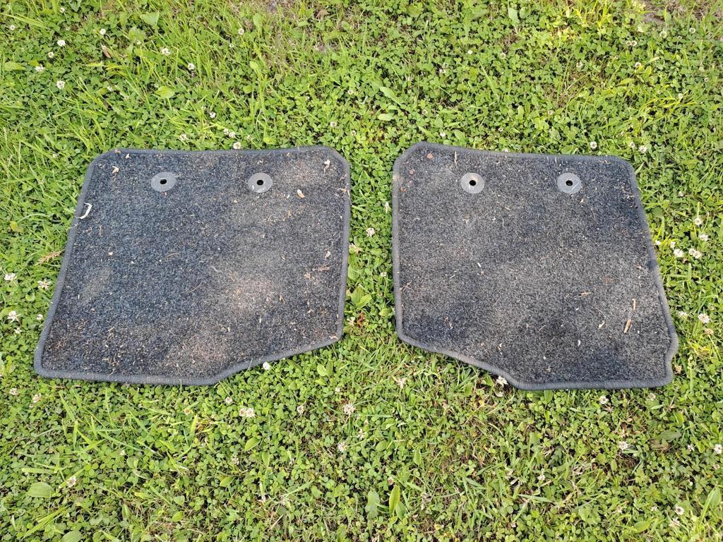 Volvo V40 (98) - 2 achterste tapijtjes, Ophalen, Gebruikt