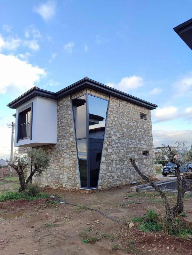 Villa en pierre à vendre à Kuşadası Davutlar 3+1 pièces, Immo, Buitenland, Woonhuis, 3 kamers, Stad, 128 m²