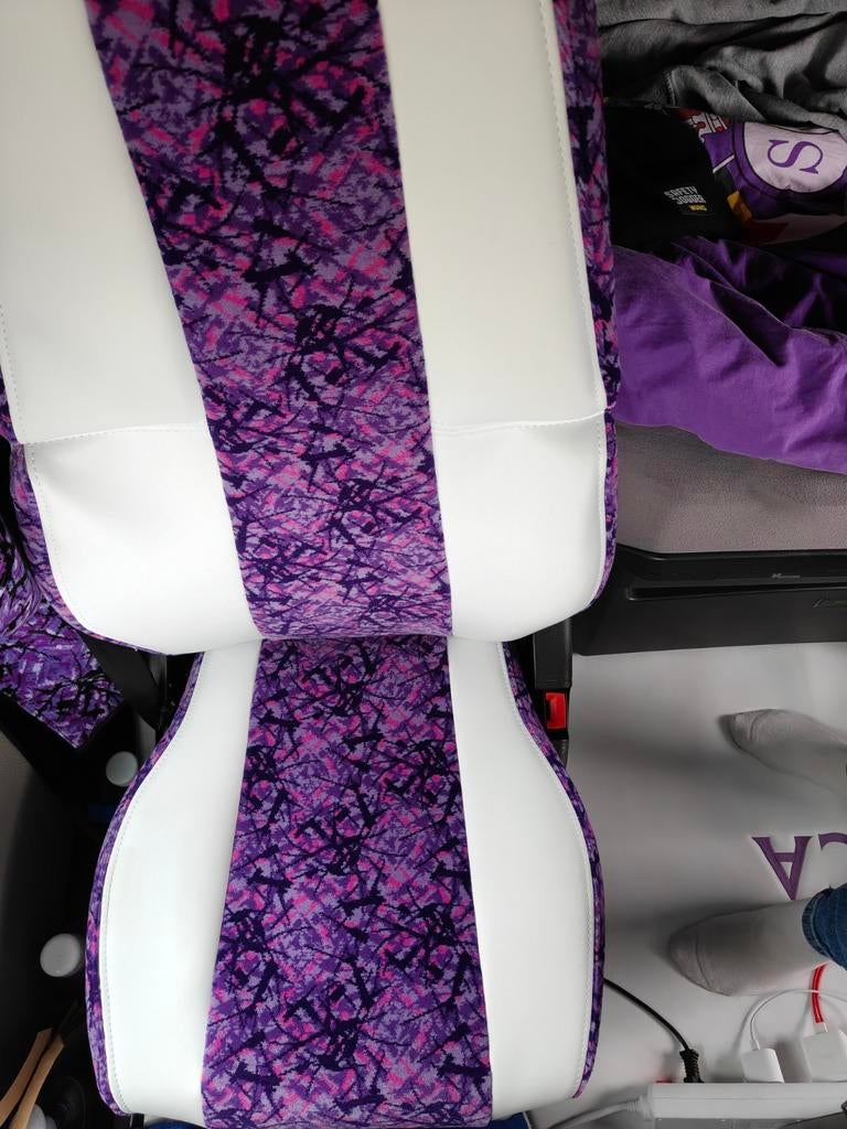 Zetelhoezen Volvo Aero/FH5. Paarse Deense pluche en wit, Auto's, Overige kleuren, Particulier, Volvo, Te koop