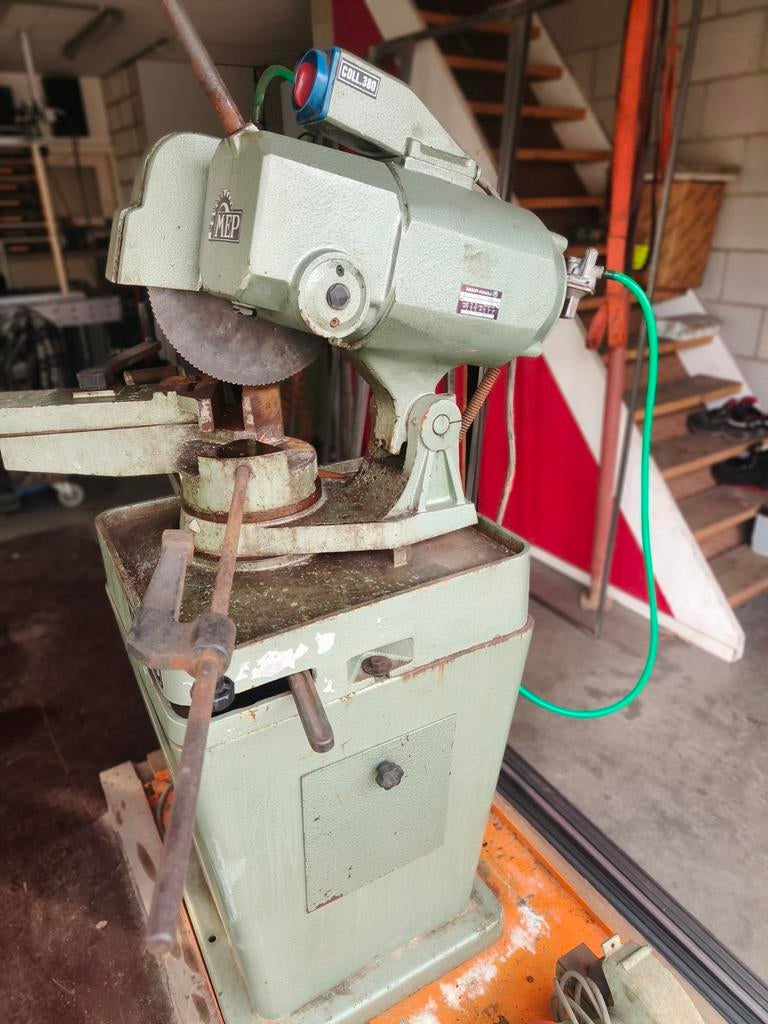 MEP ijzer zaagmachine, Ophalen