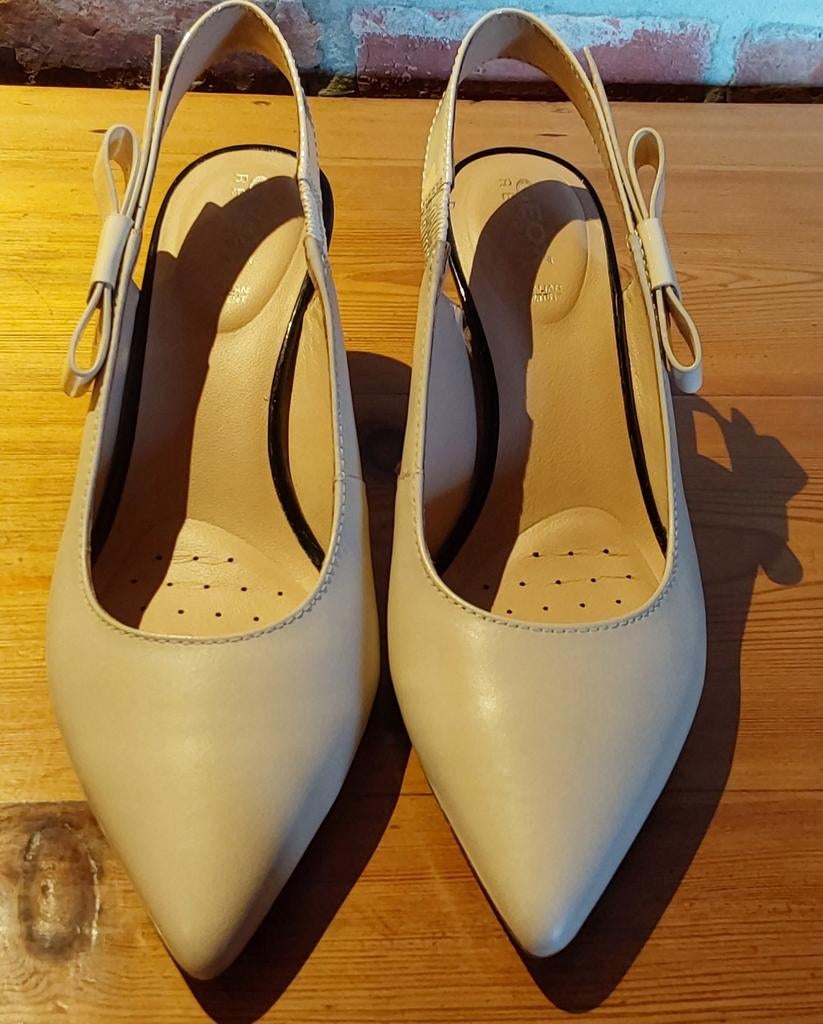 Geox Elisangel cream 37 1/2 pompjes die enkele uren gedragen, Geox, Beige, Schoenen, Nieuw