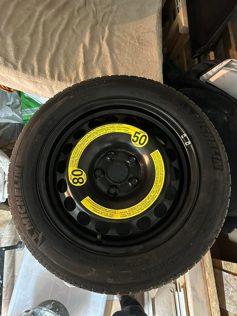 Kit roue de secours / ampoules skoda superb 3T, Enlèvement