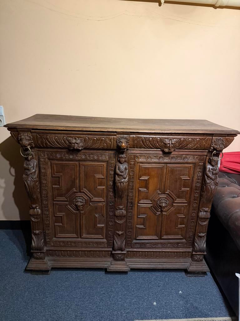 Antiek gesneden massief houten dressoir - renaissancestijl, Huis en Inrichting, Kasten | Buffetkasten, Gebruikt, 100 tot 150 cm