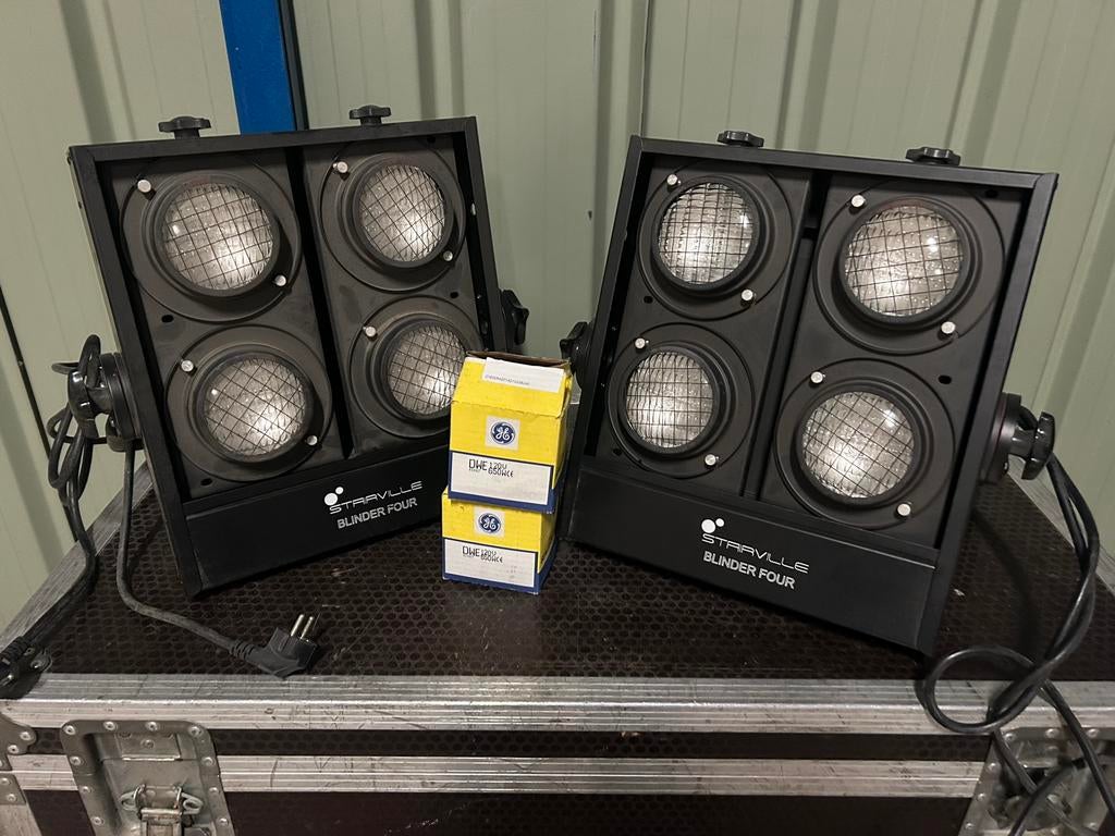 4 blinder 2600w 2 stuks, Muziek en Instrumenten, Licht en Laser, Ophalen, Zo goed als nieuw, Licht