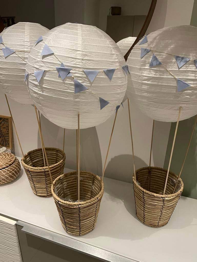 Set van 2 bloementafels, doop, verjaardag, heteluchtballon, Ophalen, Zo goed als nieuw