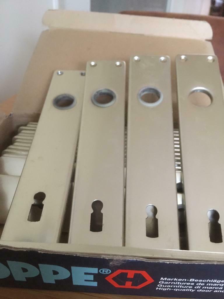 Slotplaten 23 in doos voor op deuren, Doe-het-zelf en Bouw, Deuren en Vliegenramen, Ophalen, Zo goed als nieuw
