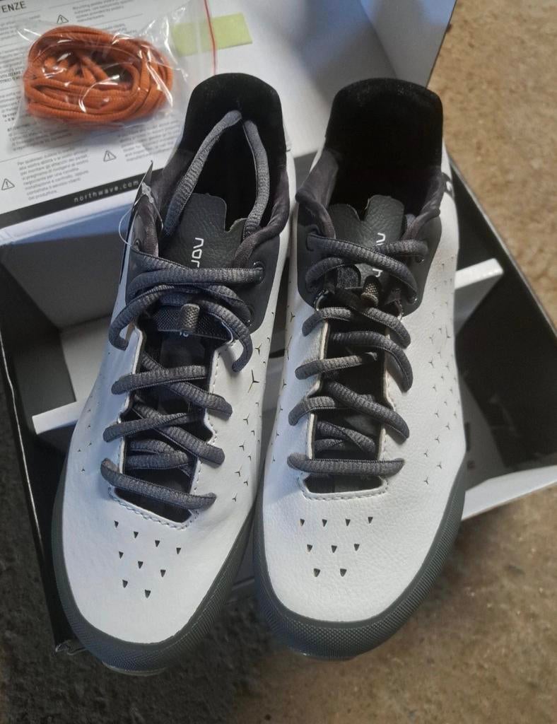 Chaussures vélo Northwave Rockster neuves, Fietsen en Brommers, Fietsaccessoires | Fietskleding, Nieuw, Schoenen, Ophalen of Verzenden