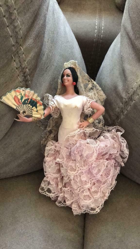 Espagnole, Collections, Poupées, Comme neuf