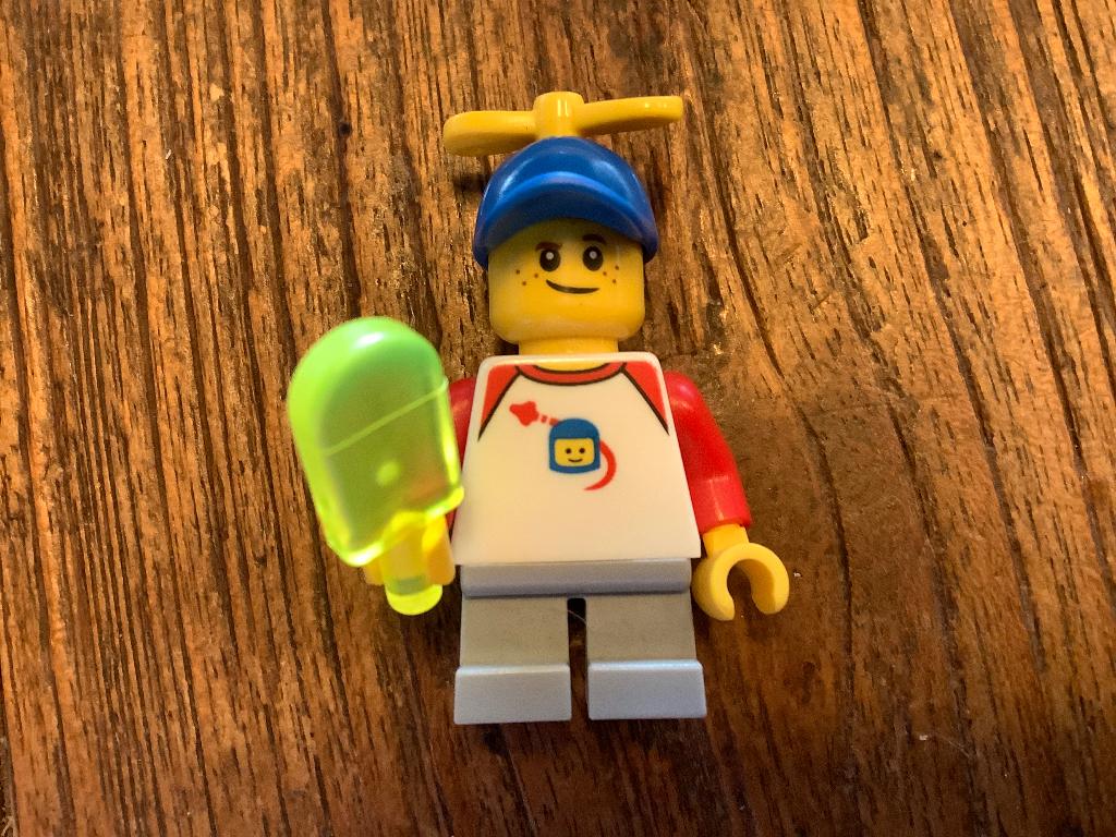Lego figuur cty1015 Boy, Freckles, Classic Space Shirt / F4, Ophalen of Verzenden, Zo goed als nieuw, Losse stenen, Lego
