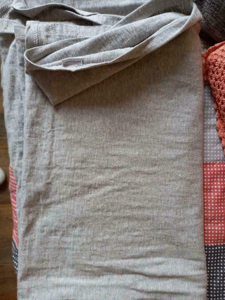 Echarpe de portage et manteau, Enfants & Bébés, Enlèvement, Comme neuf, Écharpe de portage