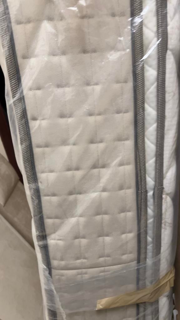 King Size matras 180x200 met matras , als nieuwstaat, Huis en Inrichting, Slaapkamer | Boxsprings, Ophalen, Zo goed als nieuw