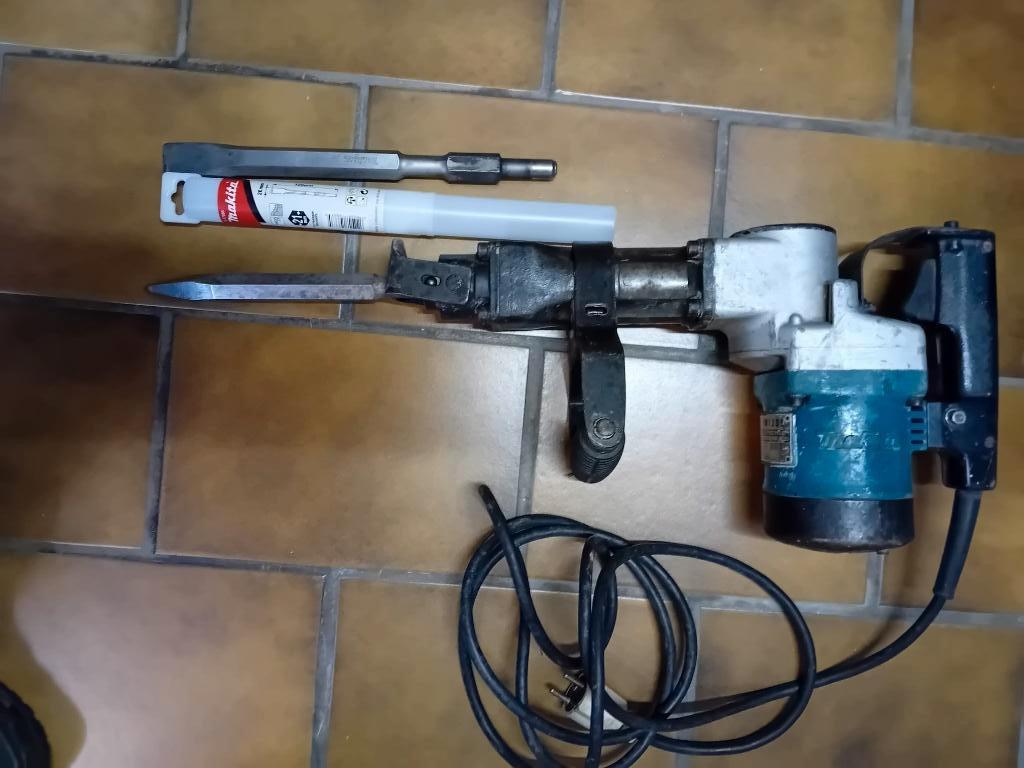 Te koop breekhamer Makita HM1200, Doe-het-zelf en Bouw, Ophalen, Gebruikt, 600 watt of meer, Boor- en/of Breekhamer