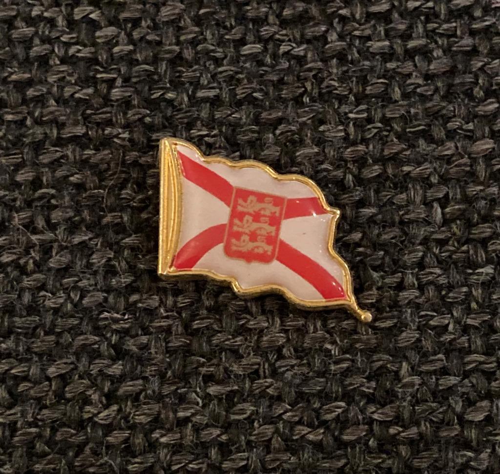 PIN - VLAG - DRAPEAU - FLAG, Verzenden, Gebruikt, Stad of Land, Speldje of Pin
