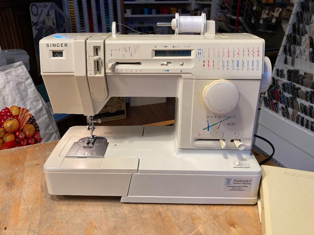 Singer melodie 400 - luxe naaimachine, Hobby en Vrije tijd, Naaimachines en Toebehoren, Ophalen of Verzenden, Zo goed als nieuw
