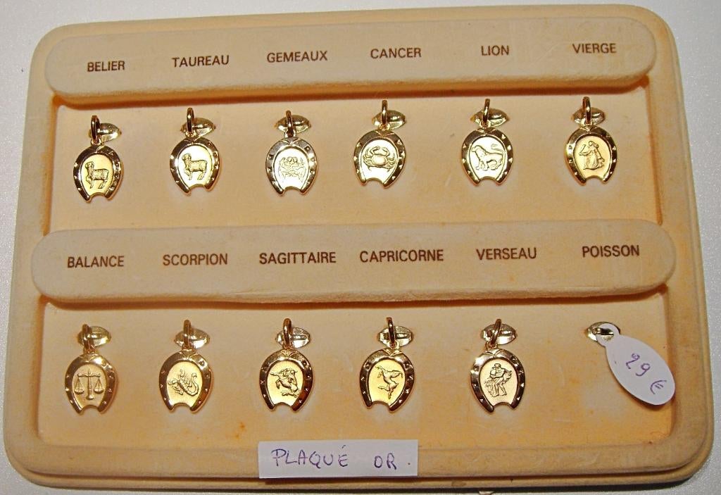 Pendentif zodiaque fer à cheval plaqué or, neuf, Neuf, Enlèvement ou Envoi, Or, Autres représentations