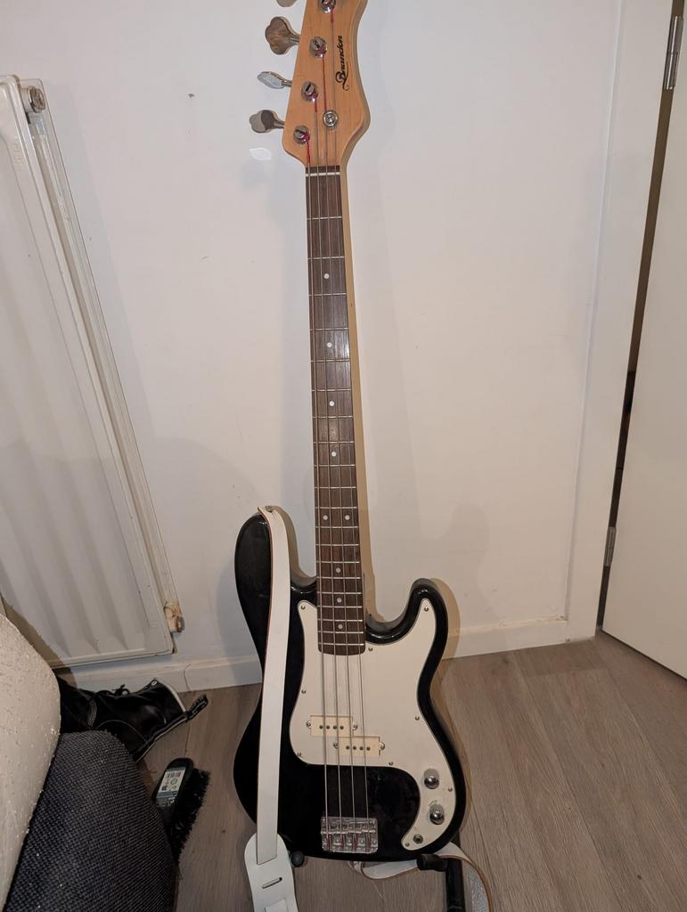 Brandon Elektrische Basgitaar, Ophalen, Zo goed als nieuw, Elektrisch