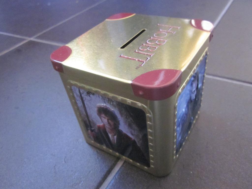 blikken spaarpot met deksel van The Hobbit, Enlèvement ou Envoi, Comme neuf, Autre