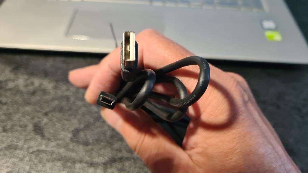 bekabeling en connectoren, Computers en Software, Pc- en Netwerkkabels, Ophalen of Verzenden, Zo goed als nieuw