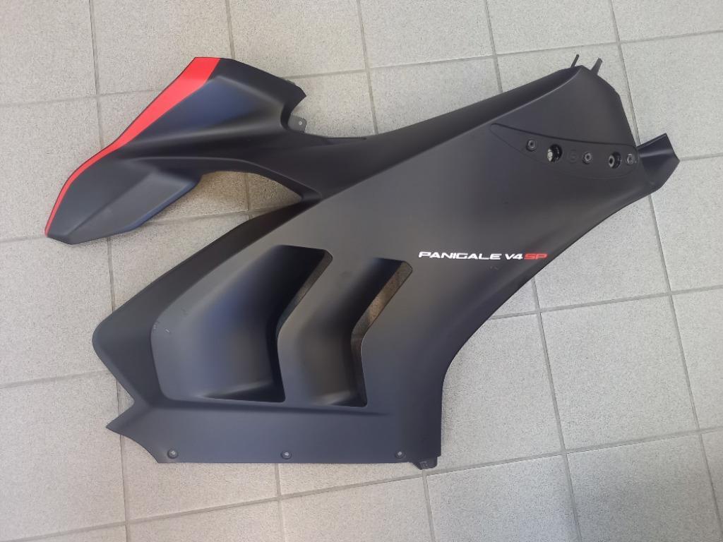 DUCATI PANIGALE V4SP KUIP RECHTS BOVEN 4801B671AC, Ophalen of Verzenden