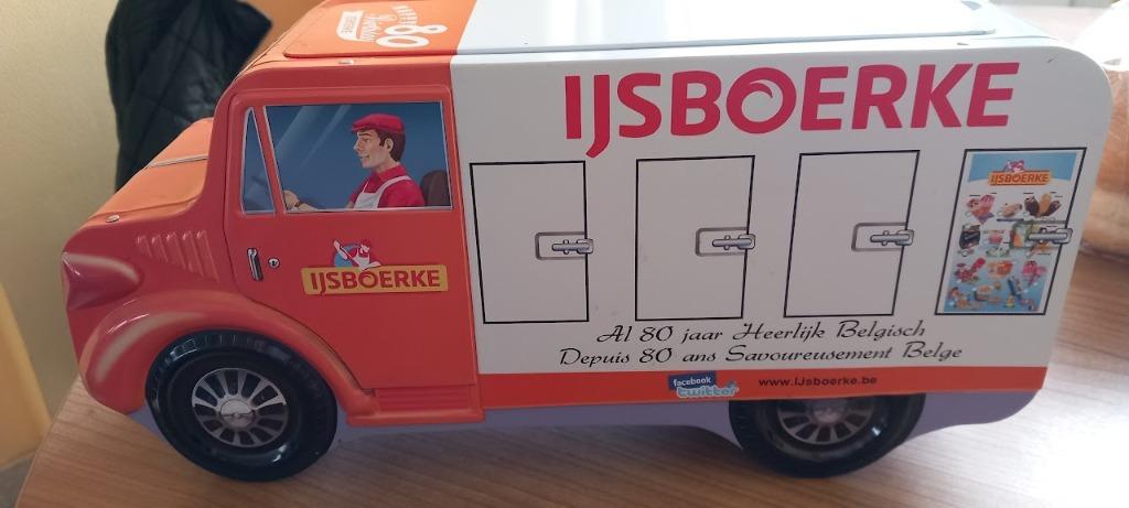 Vrachtwagen Ijsboerke uitgegeven ter gelegenheid van 80 jaar, Ophalen of Verzenden, Zo goed als nieuw, Overige typen