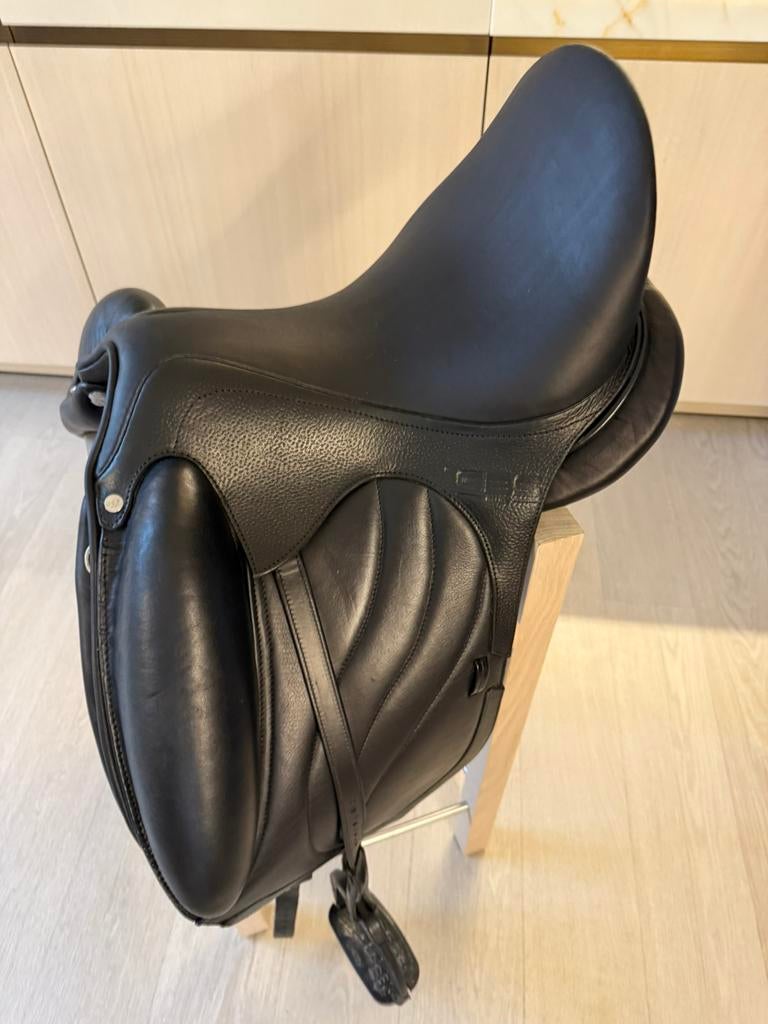 Selle de dressage GBS sellier, Animaux & Accessoires, Chevaux & Poneys | Selles, Enlèvement, Comme neuf, Dressage