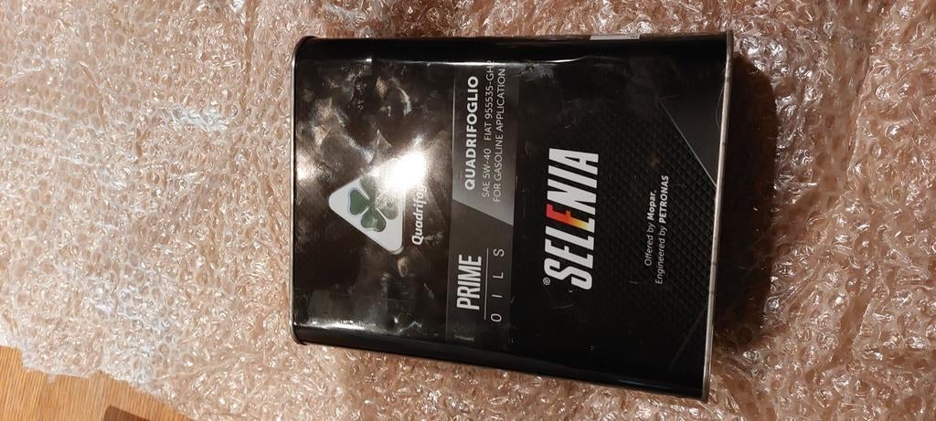2 Italiaanse oliebidons Petronas Selenia Quadrifoglio, Ophalen of Verzenden, Zo goed als nieuw, Auto's