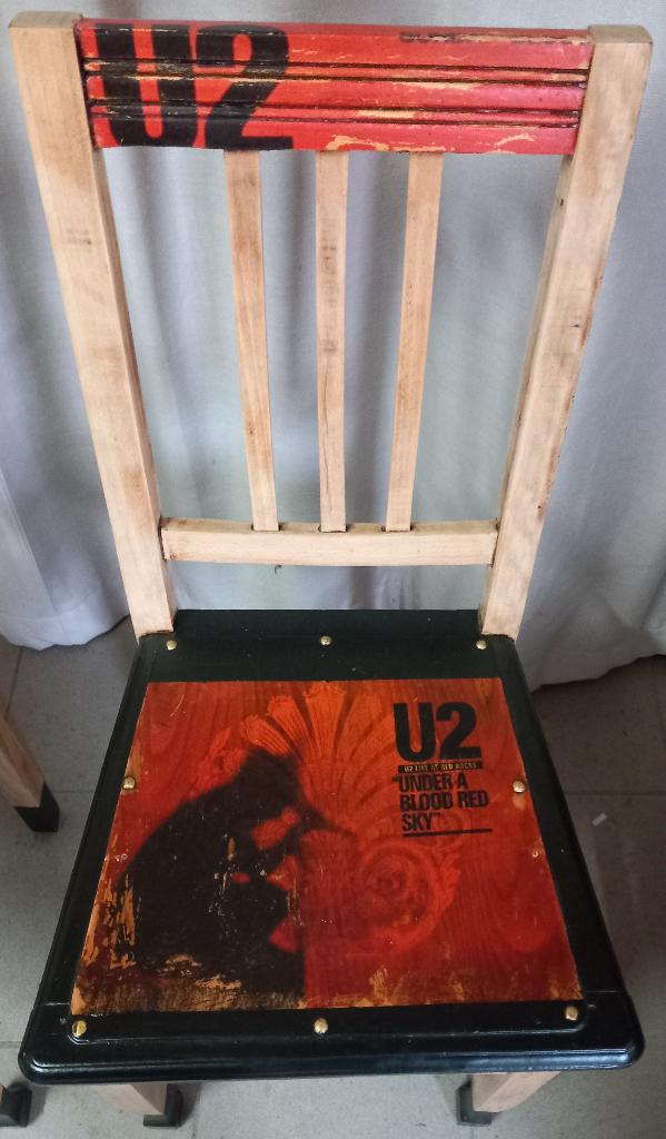 Collector item U2 - stoel, Ophalen, Zo goed als nieuw