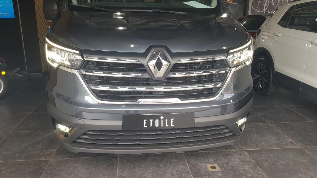 RENAULT TRAFIC  9 ZIT, Voorwielaandrijving, Stof, Euro 6, 4 cilinders