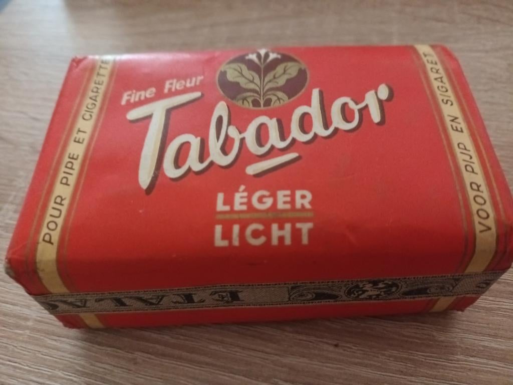 Etalage pakje tabak Tabador., Ophalen of Verzenden, Zo goed als nieuw