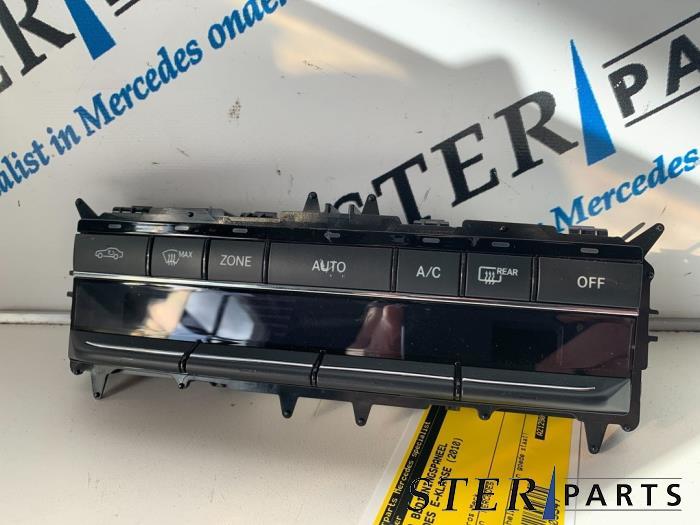 Airco bedieningspaneel van een Mercedes E-Klasse, Ophalen of Verzenden, 3 maanden garantie, Gebruikt, Mercedes-Benz