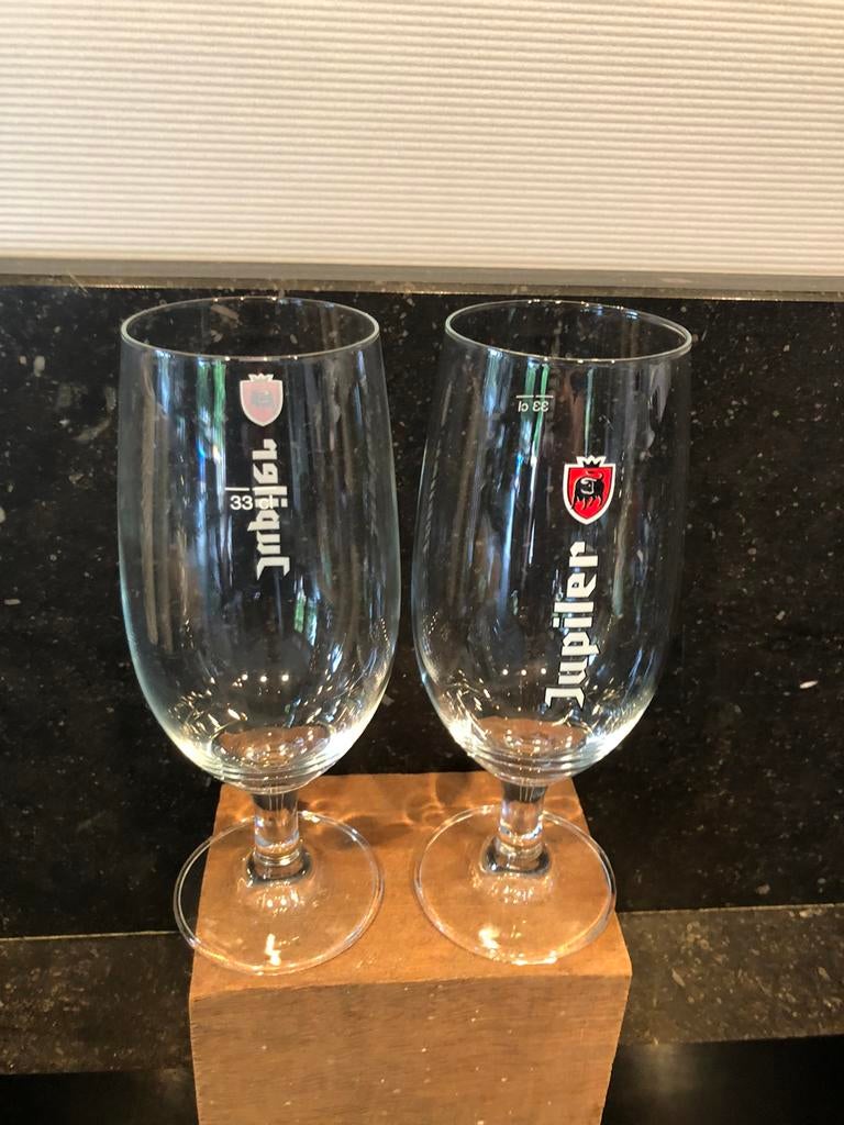 JUPILER 33 cl glas op voet, Collections, Enlèvement ou Envoi, Utilisé, Verre ou Verres, Jupiler