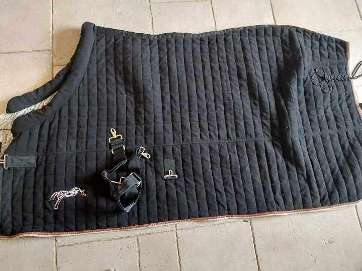 Couverture noire "PENELOPE LEPREVOST" (T 145 cm), Ophalen, Zo goed als nieuw, Deken